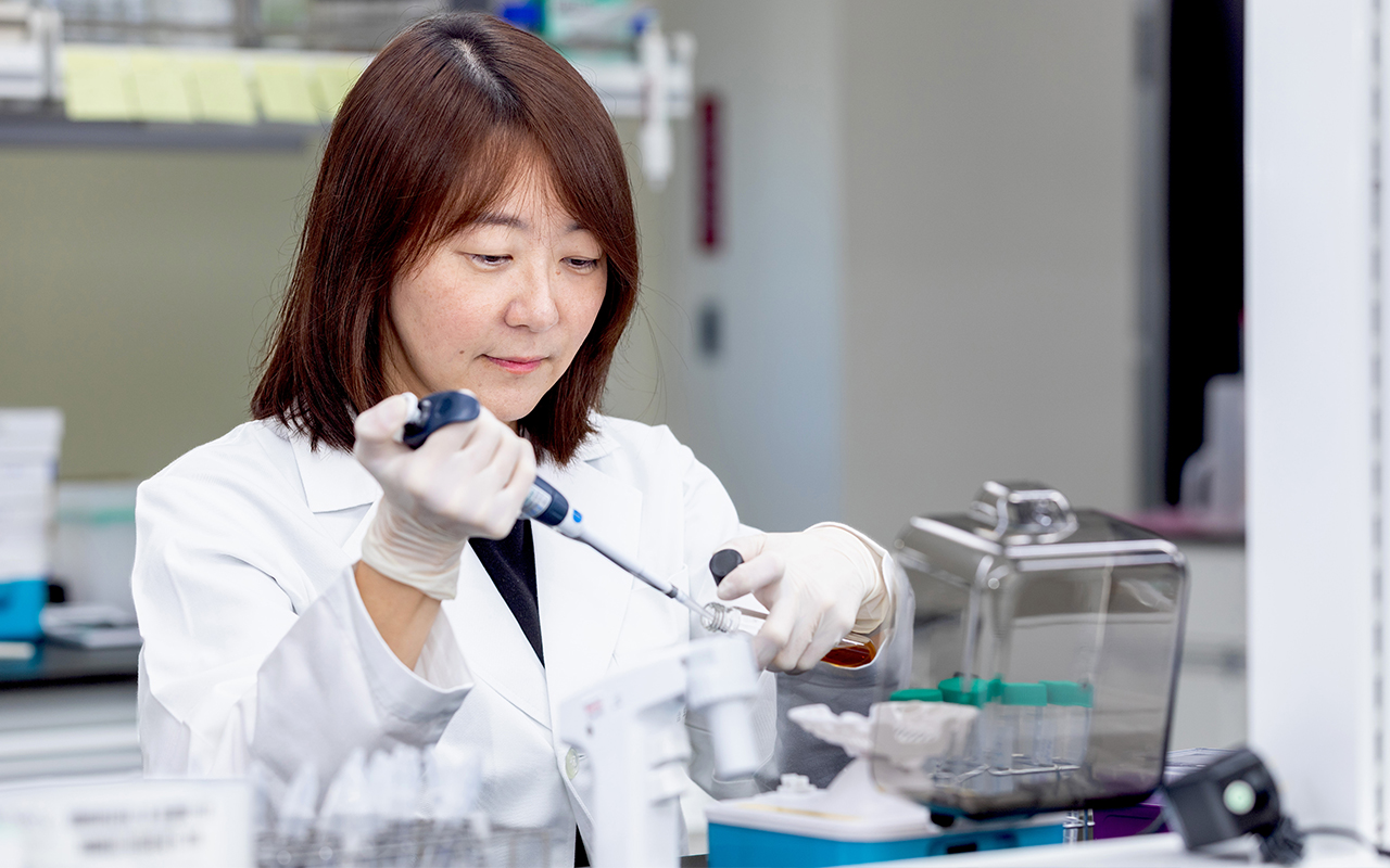 研究臨床觀察顯示，熬夜壓力大、睡眠品質不佳、常外食、少運動、常疲勞、反覆感冒或嘴破等族群，自然殺手（NK）細胞活性都可能面臨偏低